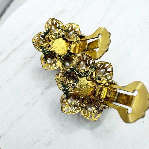 Vtg Cobalt Blue Domed Glass Clip On Earrings Gold Filigree Flowers Faux Pearls - Picture 9 of 9